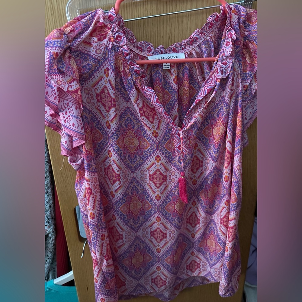 Rose + Olive Blouse Size Small